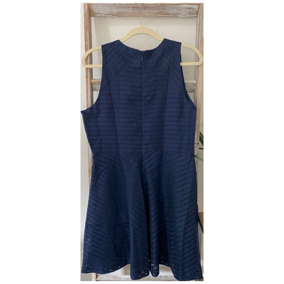 Banana Republic • Textured Striped Dress - Picture 3 of 5